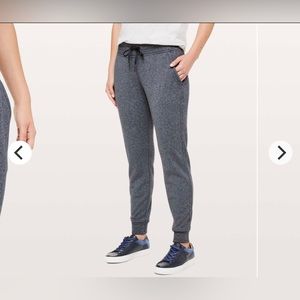 Lululemon Warm Down Jogger II *28"
Heathered Speckled True Navy Size 4